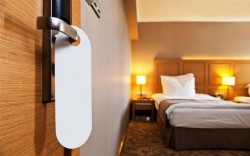 Преимущества использования дверей с шумоизоляцией для гостиниц