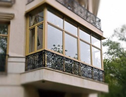 Как можно использовать застекленный балкон и в чем его преимущества