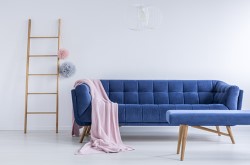 Как осуществляется перетяжка диванов флоком: пошаговая инструкция