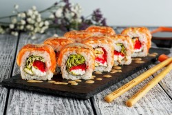 Как самостоятельно приготовить вкусные суши: перечень необходимых ингредиентов