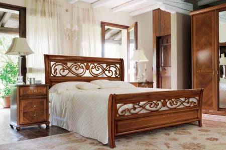 Деревянная кровать в спальню: разновидности, особенности конструкции и рекомендации выбора