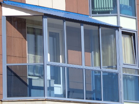 Остекление балкона в квартире: какой каркас сделать для остекления балкона