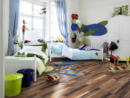 Ламинат для детской комнаты: свойства материала и параметры выбора