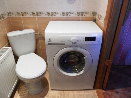 Как подключить стиральную машину: варианты монтажа через смеситель, к умывальнику и канализации