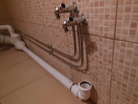 Трубы для водопровода в загородном доме: тип сети, виды труб и их особенности эксплуатации