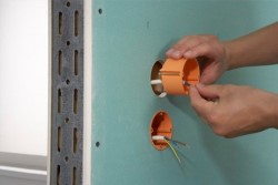 Технология монтажа выключателя в стене из ГКЛ: как действовать