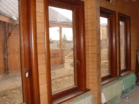 Откосы в деревянном доме: особенности оформления и нанесения грунтовки