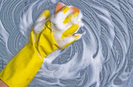 Как эффективно мыть окрашенные стены в доме