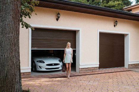 Автоматические ворота для гаража: выбор, сравнение и омобенности