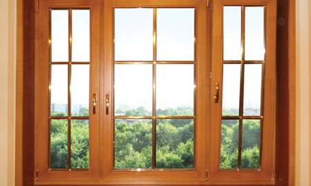 Деревянное окно для дома: устройство, особенности и рекомендации по выбору