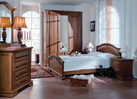 Мебель для спальни из массива: достоинства, рекомендации выбора и виды дерева